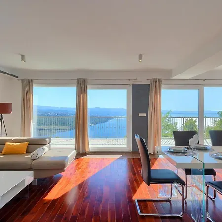 Kelly Apartment